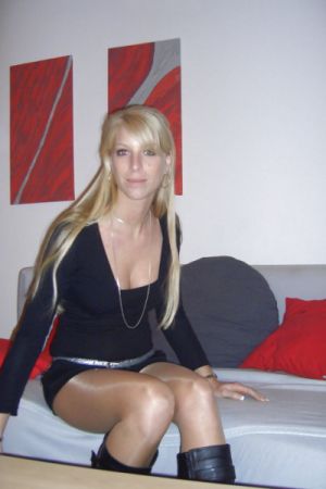 Caroline, 34 (GR) 